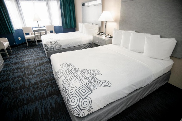 Anchor Beach Inn image 7